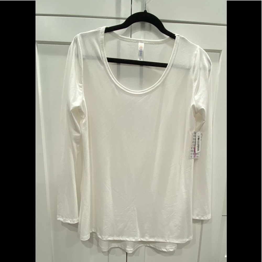 LulaRoe White size Medium Lynnae top. New with tags